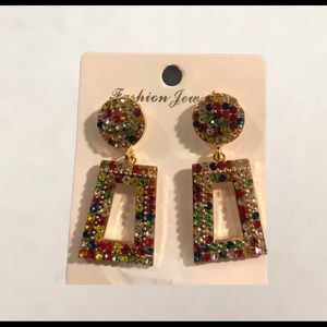 Ladies fashion earrings